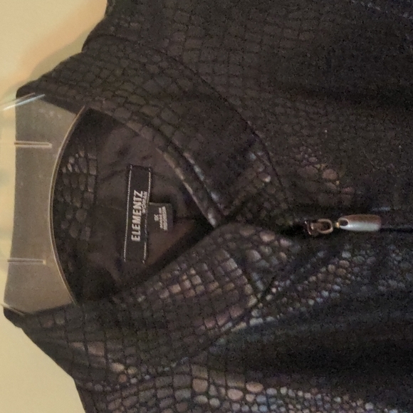 Elementz Woman's Black Jacket, 1X - Picture 15 of 15